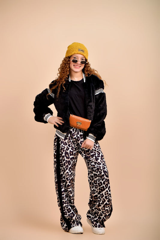 sporty striped cuffs and shoulder jacket