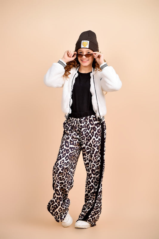 sporty striped cuffs and shoulder jacket